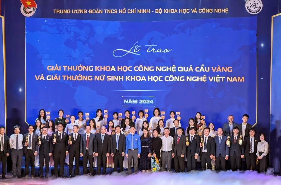 tân hiệp phát 13 năm cùng giải thưởng quả cầu vàng tiếp lửa đam mê hình ảnh 1 tan hiep phat 13 nam cung giai thuong qua cau vang tiep lua dam me hinh anh 1