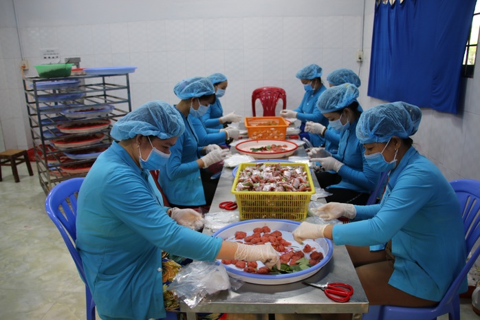 Về đất sen hồng thưởng thức món nem trứ danh - Ảnh 5. Về đất sen hồng thưởng thức món nem trứ danh - Ảnh 5.