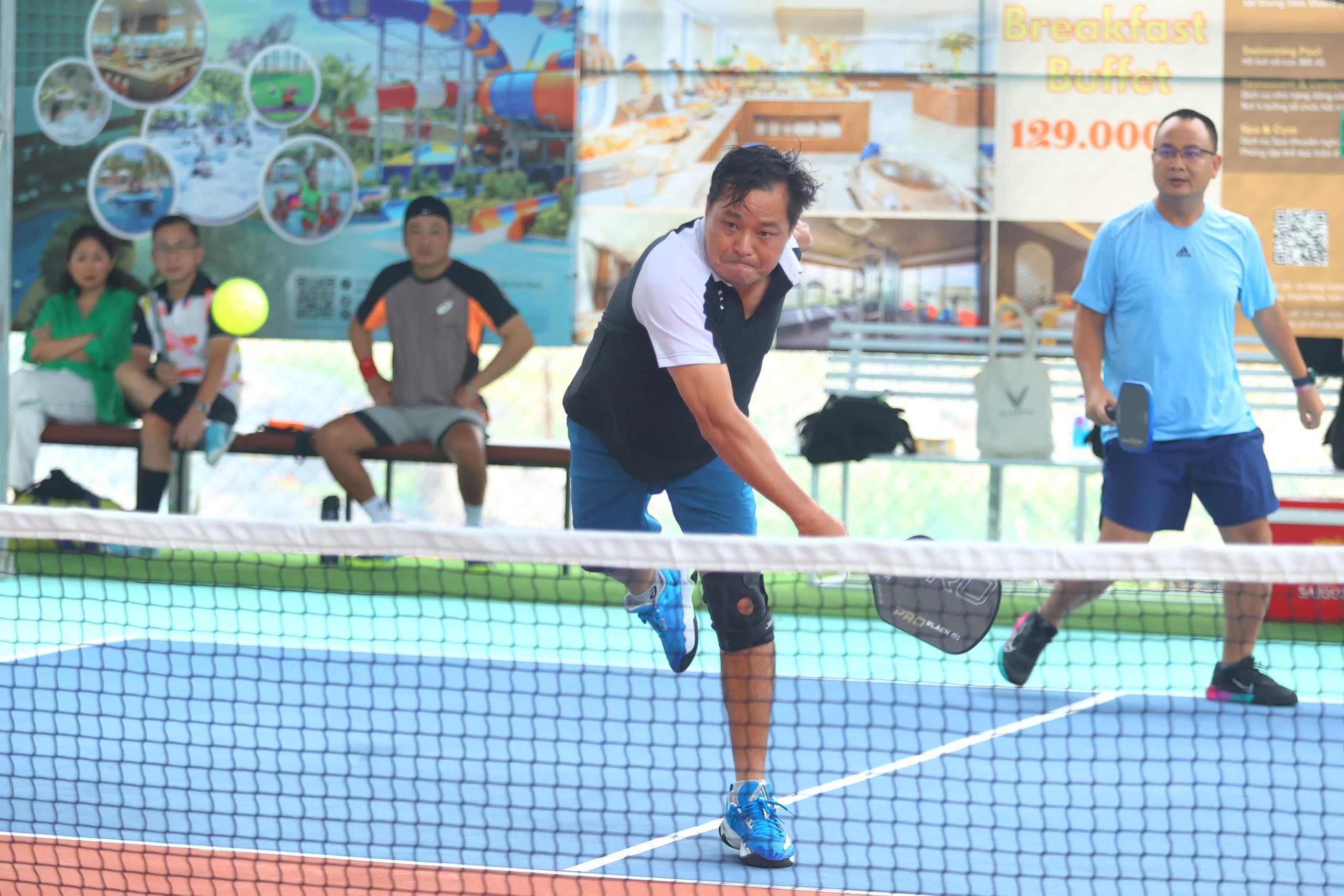 Giải pickleball Báo Thanh Niên và những người bạn đồng hành: Gây quỹ cho Cùng con đi tiếp cuộc đời- Ảnh 11. Giải pickleball Báo Thanh Niên và những người bạn đồng hành: Gây quỹ cho Cùng con đi tiếp cuộc đời- Ảnh 11.
