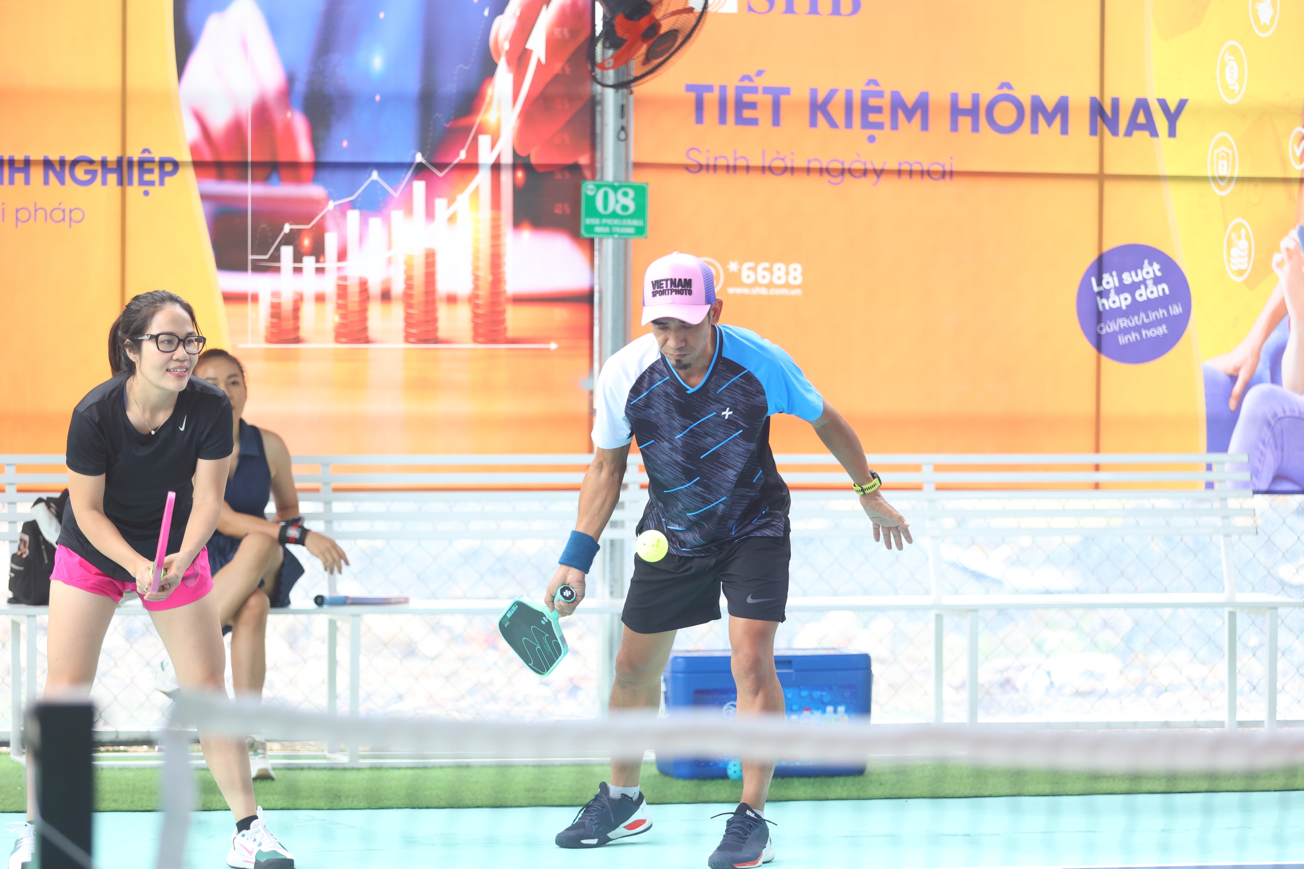 Giải pickleball Báo Thanh Niên và những người bạn đồng hành: Gây quỹ cho Cùng con đi tiếp cuộc đời- Ảnh 12. Giải pickleball Báo Thanh Niên và những người bạn đồng hành: Gây quỹ cho Cùng con đi tiếp cuộc đời- Ảnh 12.