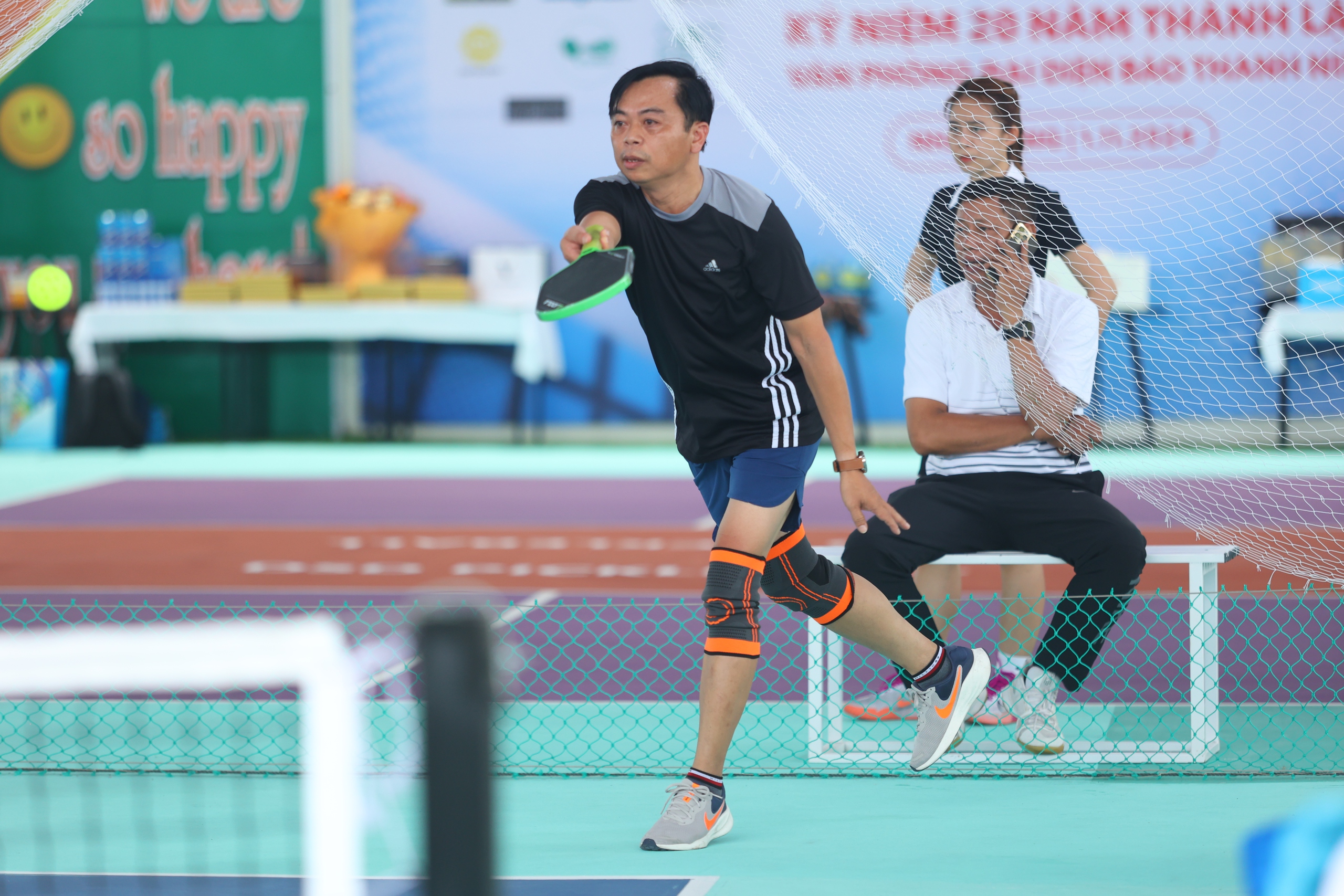 Giải pickleball Báo Thanh Niên và những người bạn đồng hành: Gây quỹ cho Cùng con đi tiếp cuộc đời- Ảnh 16. Giải pickleball Báo Thanh Niên và những người bạn đồng hành: Gây quỹ cho Cùng con đi tiếp cuộc đời- Ảnh 16.