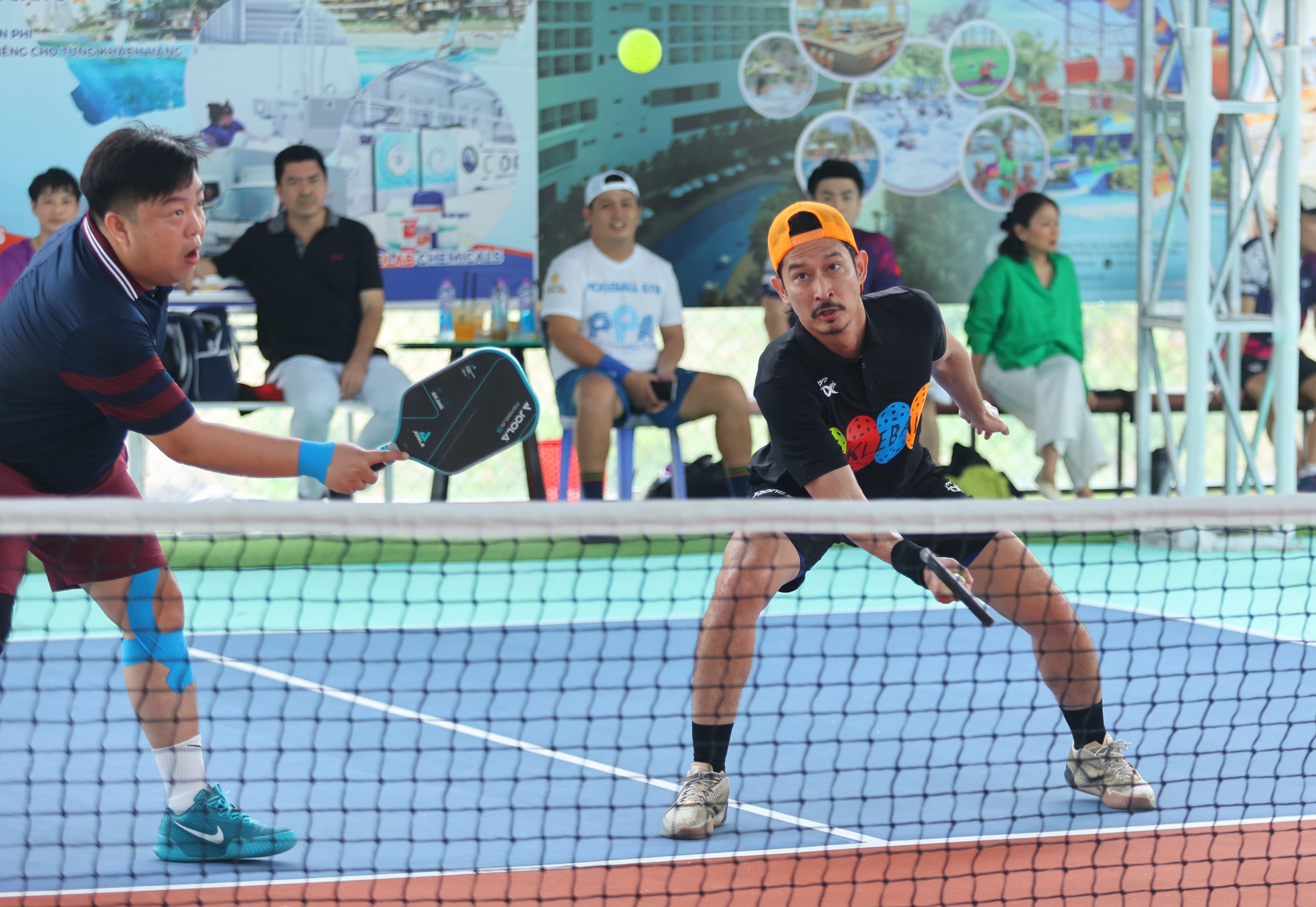 Giải pickleball Báo Thanh Niên và những người bạn đồng hành: Gây quỹ cho Cùng con đi tiếp cuộc đời- Ảnh 18. Giải pickleball Báo Thanh Niên và những người bạn đồng hành: Gây quỹ cho Cùng con đi tiếp cuộc đời- Ảnh 18.