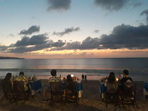Chiều chuộng mọi giác quan trong bữa tối Bali - Ảnh 2. Chiều chuộng mọi giác quan trong bữa tối Bali - Ảnh 2.