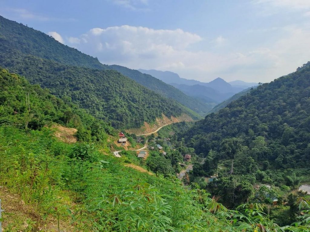 Người dân các bản làng miền Tây Nghệ An đang được hưởng lợi từ nguồn hỗ trợ khoán bảo vệ rừng và hỗ trợ bảo vệ rừng cho hộ gia đình, cộng đồng Người dân các bản làng miền Tây Nghệ An đang được hưởng lợi từ nguồn hỗ trợ khoán bảo vệ rừng và hỗ trợ bảo vệ rừng cho hộ gia đình, cộng đồng