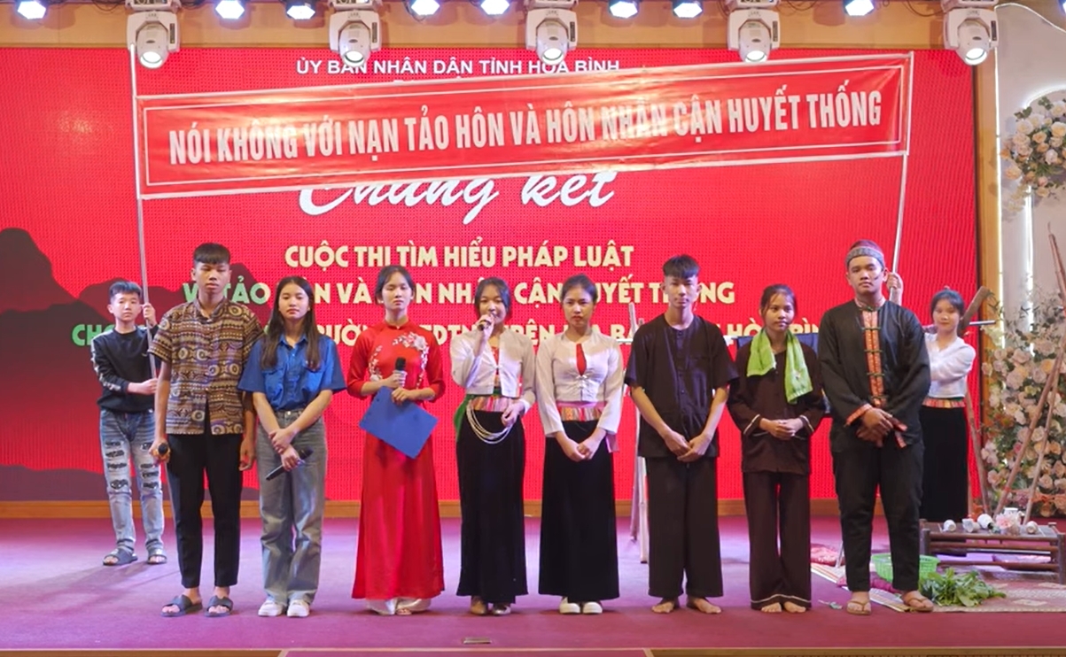 Các hoạt động ngoại khóa, các cuộc thi giúp học sinh nâng cao kiến thức pháp luật về phòng chống TH-HNCHT Các hoạt động ngoại khóa, các cuộc thi giúp học sinh nâng cao kiến thức pháp luật về phòng chống TH-HNCHT