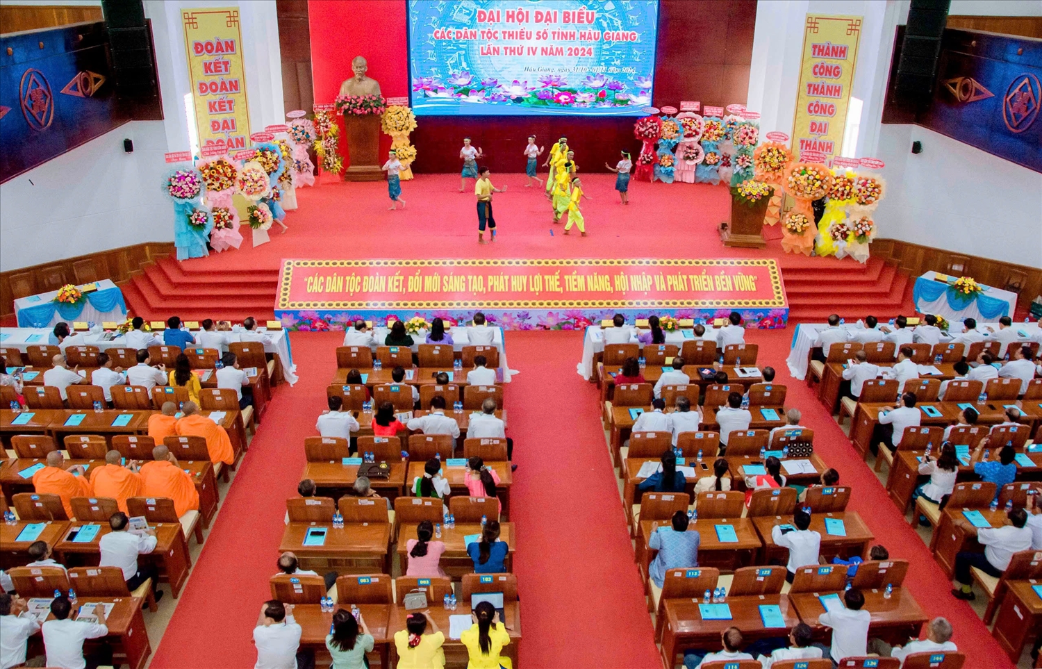 Quang cảnh toàn thể Đại hội đại biểu các DTTS tỉnh Hậu Giang lần thứ IV, năm 2024 Quang cảnh toàn thể Đại hội đại biểu các DTTS tỉnh Hậu Giang lần thứ IV, năm 2024