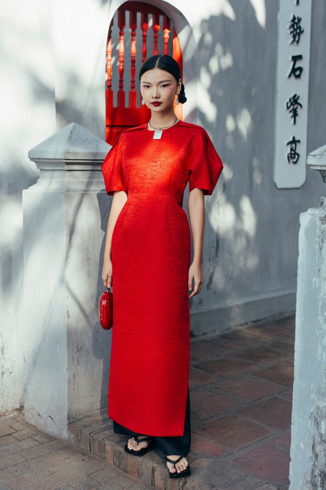 Chuộng áo dài cách tân tôn nét đẹp quý phái, hiện đại- Ảnh 7. Chuộng áo dài cách tân tôn nét đẹp quý phái, hiện đại- Ảnh 7.