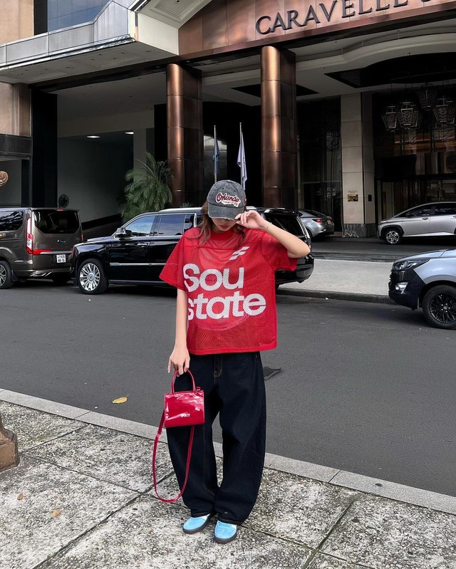 Xua tan cái lạnh mùa đông với trang phục gam màu nóng- Ảnh 2. Xua tan cái lạnh mùa đông với trang phục gam màu nóng- Ảnh 2.