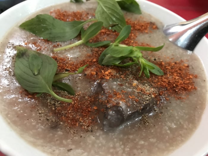 Những quán lòng lợn ngon nức tiếng quận Ba Đình, Hà Nội- Ảnh 2. Những quán lòng lợn ngon nức tiếng quận Ba Đình, Hà Nội- Ảnh 2.