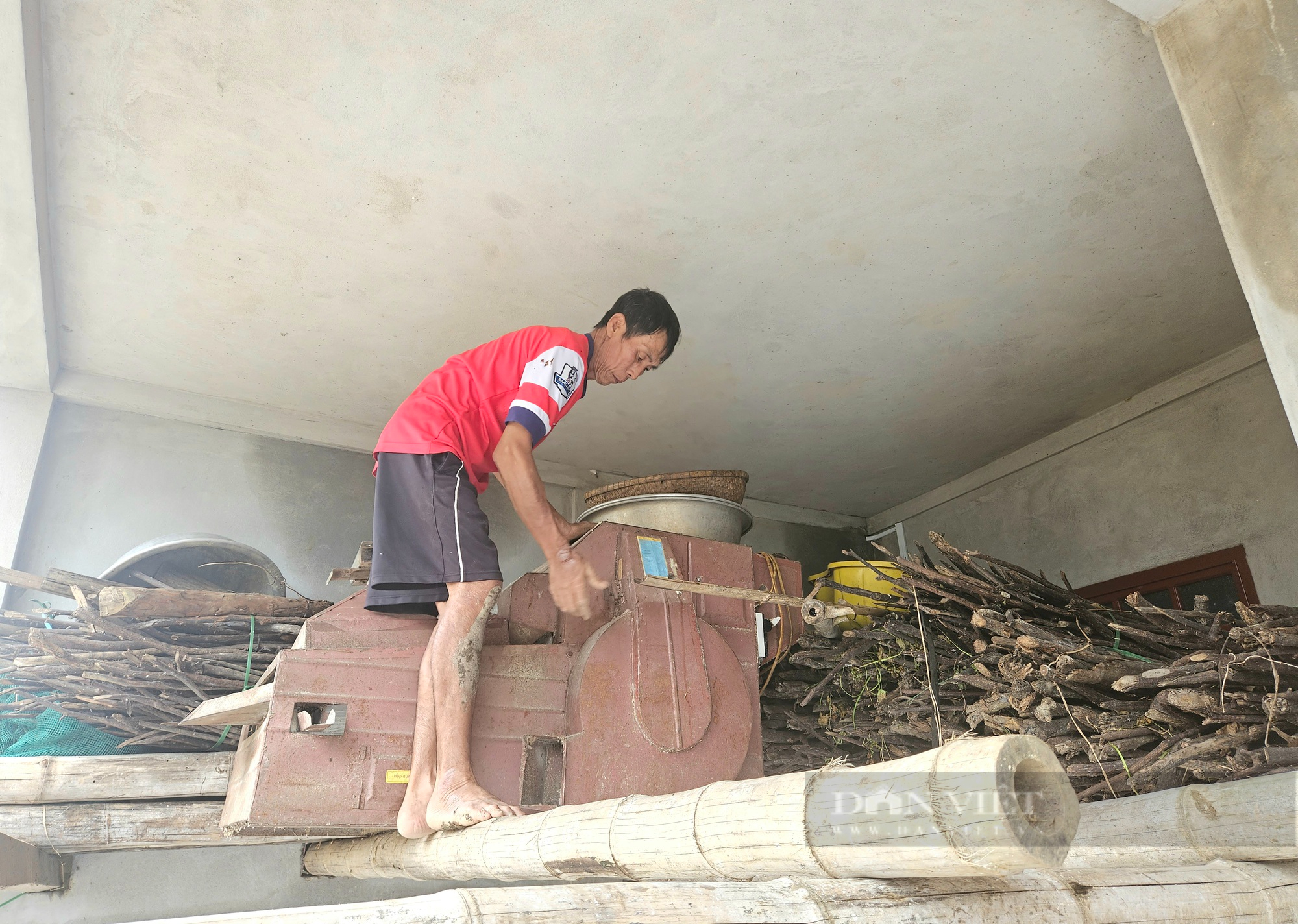 Người dân vùng lũ Quảng Bình không buồn dọn nhà vì lo đợt mưa lớn sắp tới- Ảnh 4. Người dân vùng lũ Quảng Bình không buồn dọn nhà vì lo đợt mưa lớn sắp tới- Ảnh 4.