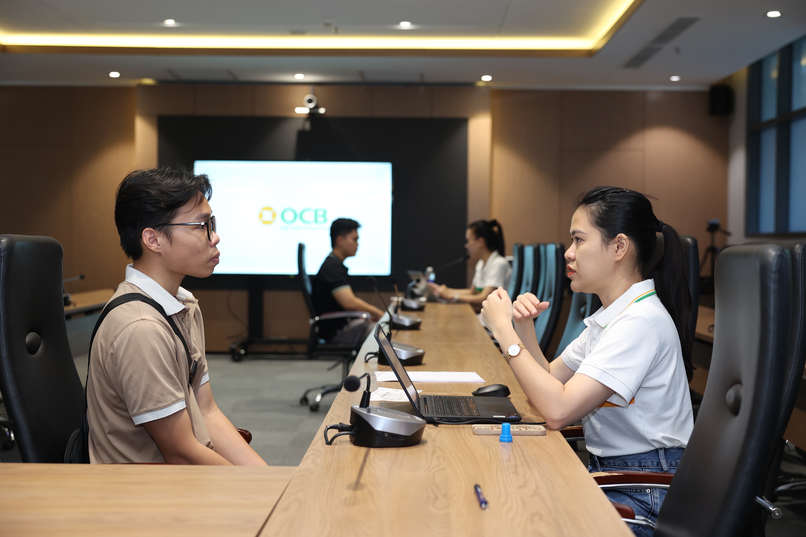 Rút ngắn khoảng cách giữa lãnh đạo doanh nghiệp và ứng viên GenZ - Ảnh 6. Rút ngắn khoảng cách giữa lãnh đạo doanh nghiệp và ứng viên GenZ - Ảnh 6.