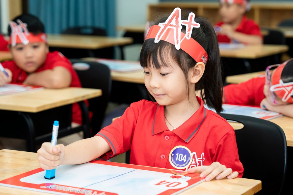Lộ diện 18 học sinh xuất sắc chung kết cuộc thi Toán tư duy phía Bắc - 2 Lộ diện 18 học sinh xuất sắc chung kết cuộc thi Toán tư duy phía Bắc - 2