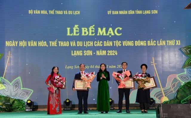 Bế mạc Ngày hội văn hoá, thể thao và du lịch các dân tộc vùng Đông Bắc lần thứ XI - Ảnh 3. Bế mạc Ngày hội văn hoá, thể thao và du lịch các dân tộc vùng Đông Bắc lần thứ XI - Ảnh 3.