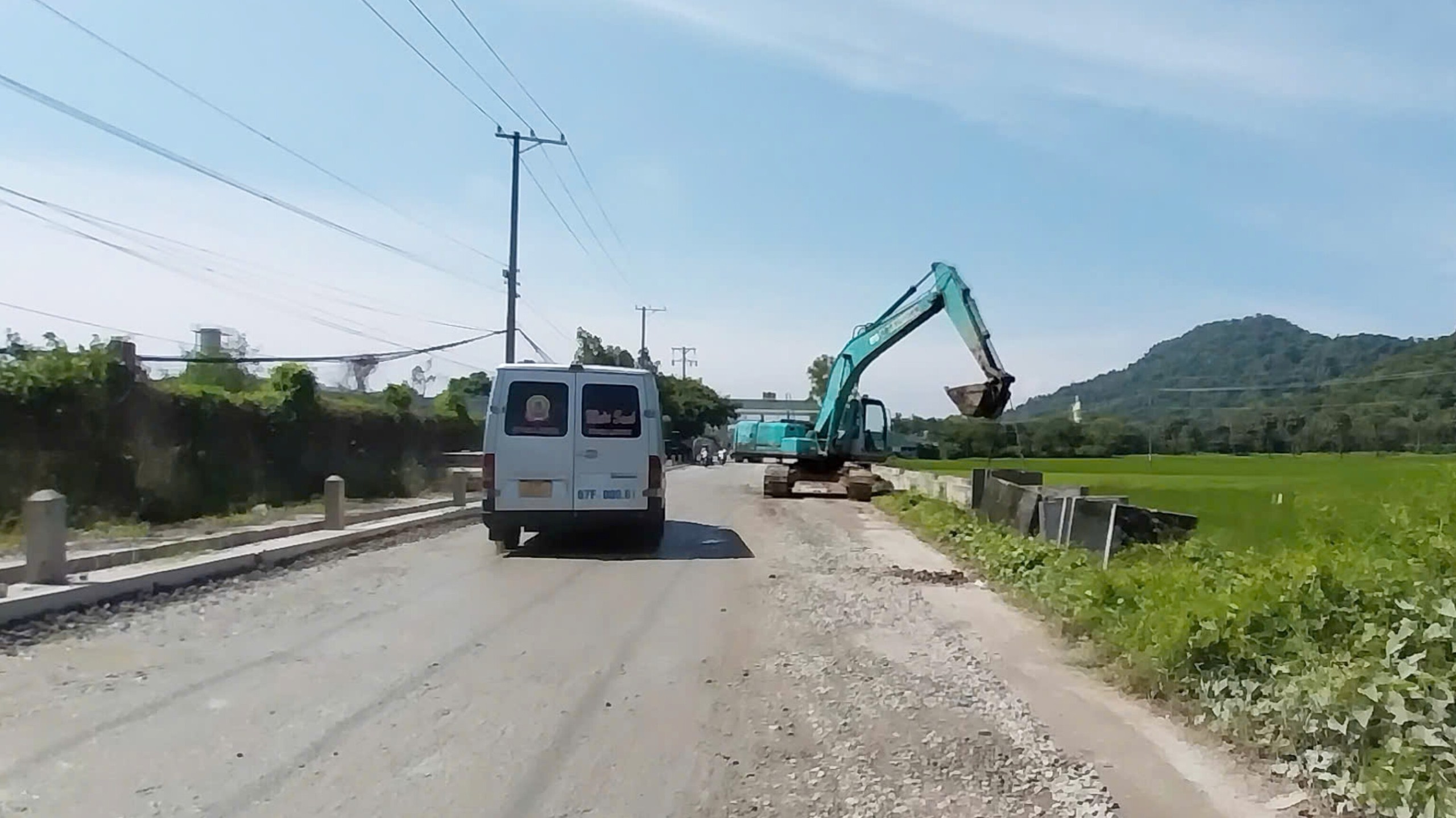 Tháo gỡ khó khăn, tuyến ĐT948 ở An Giang tăng tốc thi công sau Báo Giao thông phản ánh- Ảnh 3. Tháo gỡ khó khăn, tuyến ĐT948 ở An Giang tăng tốc thi công sau Báo Giao thông phản ánh- Ảnh 3.