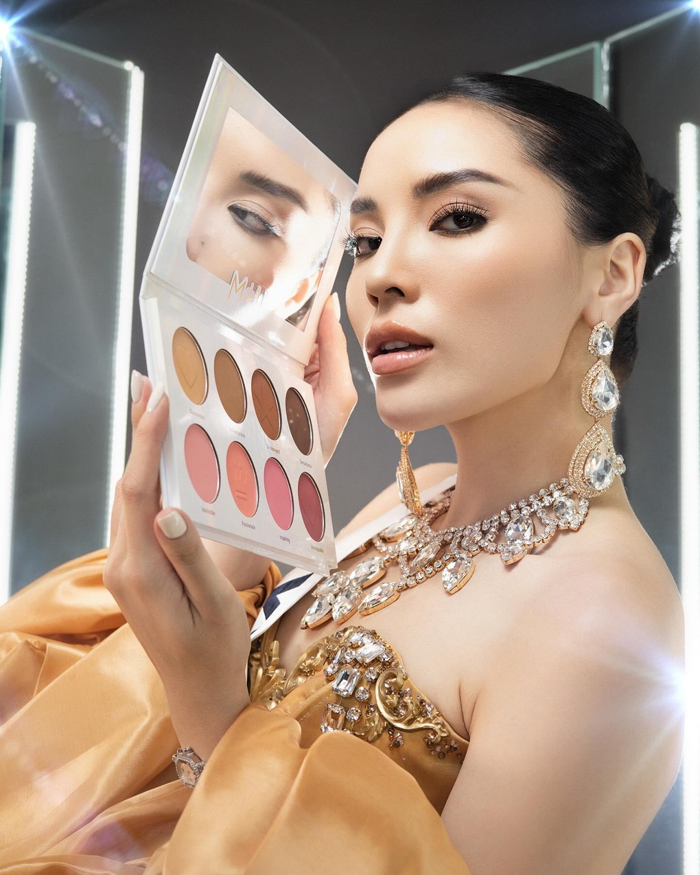 Loạt ảnh gây sốt của Kỳ Duyên trên trang chủ cuộc thi Hoa hậu Hoàn vũ - 2 Loạt ảnh gây sốt của Kỳ Duyên trên trang chủ cuộc thi Hoa hậu Hoàn vũ - 2
