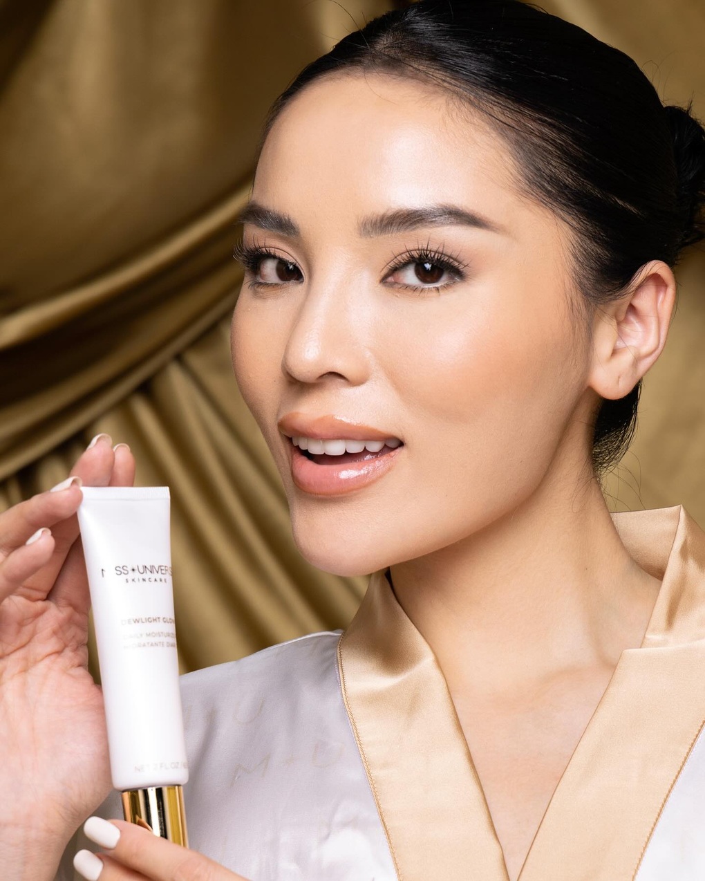 Loạt ảnh gây sốt của Kỳ Duyên trên trang chủ cuộc thi Hoa hậu Hoàn vũ - 3 Loạt ảnh gây sốt của Kỳ Duyên trên trang chủ cuộc thi Hoa hậu Hoàn vũ - 3