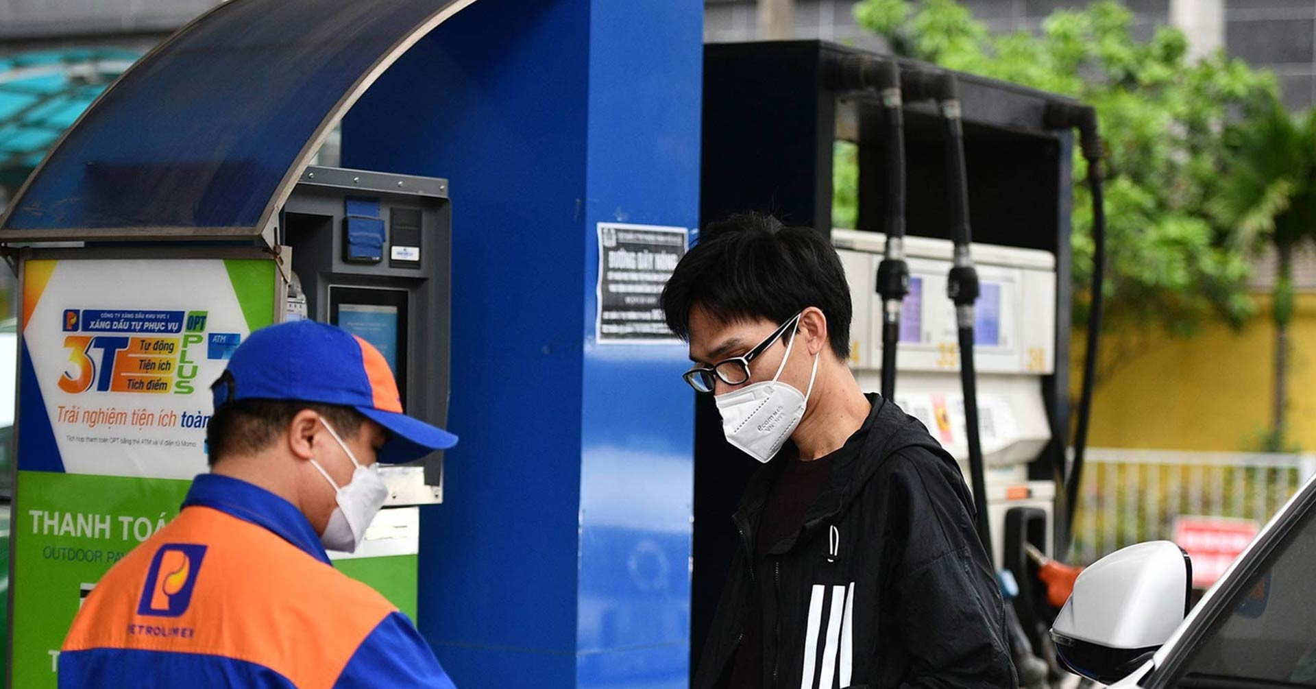 Внутренние цены на бензин могут снизиться четвертый раз подряд