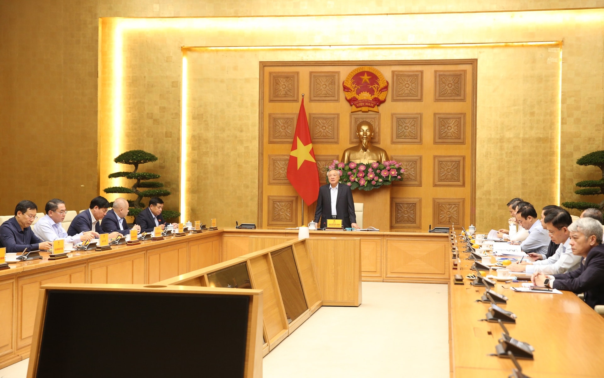 Tháo gỡ khó khăn, khơi thông nguồn lực cho tăng trưởng và phát triển- Ảnh 3. Tháo gỡ khó khăn, khơi thông nguồn lực cho tăng trưởng và phát triển- Ảnh 3.