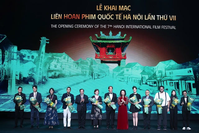 Khai mạc Liên hoan Phim Quốc tế Hà Nội VII: Điện ảnh sáng tạo, cất cánh - Ảnh 3. Khai mạc Liên hoan Phim Quốc tế Hà Nội VII: Điện ảnh sáng tạo, cất cánh - Ảnh 3.