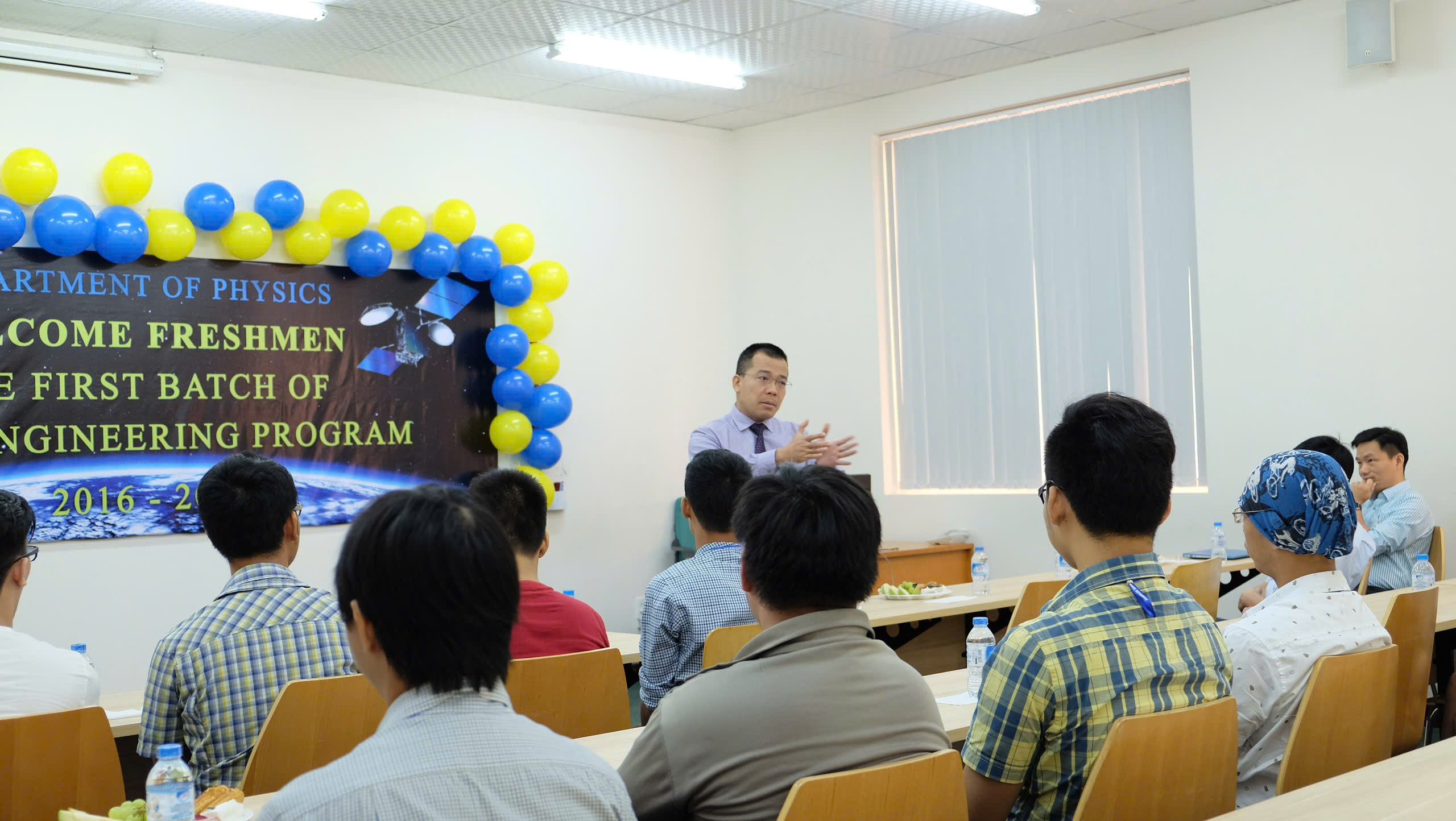 Lo thiếu hụt nhân lực ngành STEM - Ảnh 2. Lo thiếu hụt nhân lực ngành STEM - Ảnh 2.