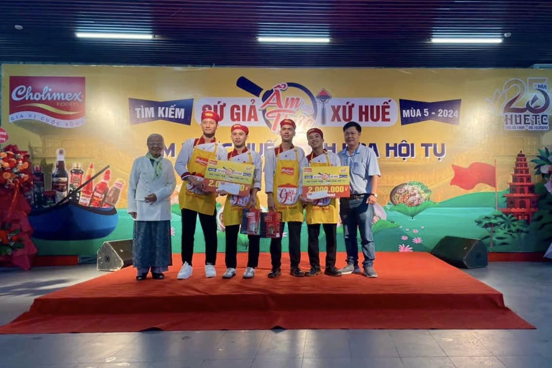 Người Việt dành hơn 6 giờ mỗi ngày sử dụng điện thoại thông minh - Vietnam.vn
