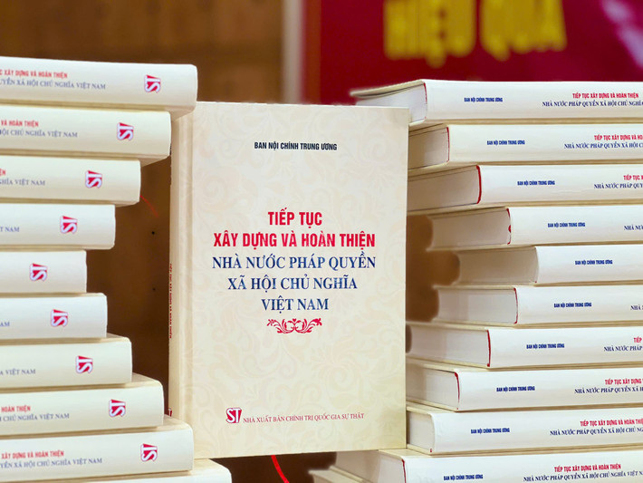 Ra mắt sách về xây dựng Nhà nước pháp quyền xã hội chủ nghĩa - Ảnh 3. Ra mắt sách về xây dựng Nhà nước pháp quyền xã hội chủ nghĩa - Ảnh 3.