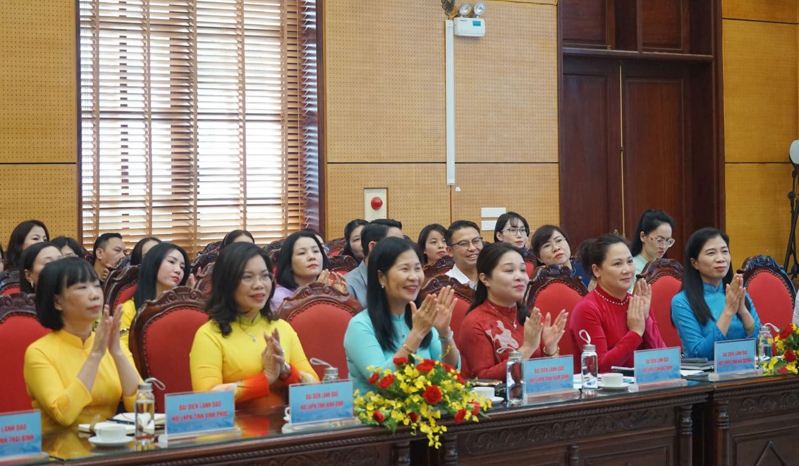 Bàn giải pháp giúp phụ nữ vùng đồng bằng sông Hồng kết nối, phát triển kinh tế- Ảnh 2. Bàn giải pháp giúp phụ nữ vùng đồng bằng sông Hồng kết nối, phát triển kinh tế- Ảnh 2.