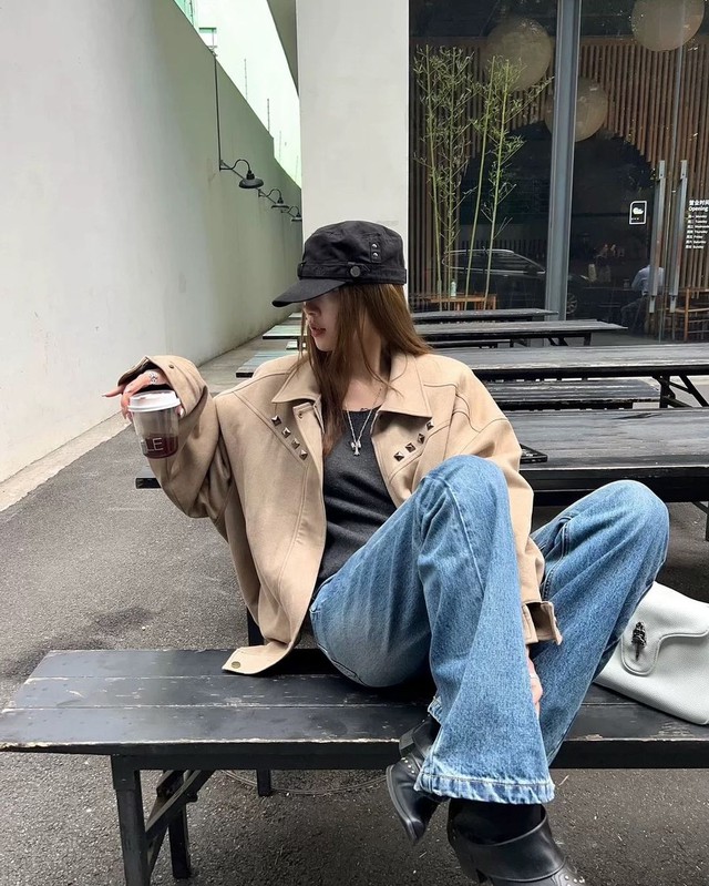 Hóa thân thành cô nàng cá tính với mũ lưỡi trai- Ảnh 4. Hóa thân thành cô nàng cá tính với mũ lưỡi trai- Ảnh 4.