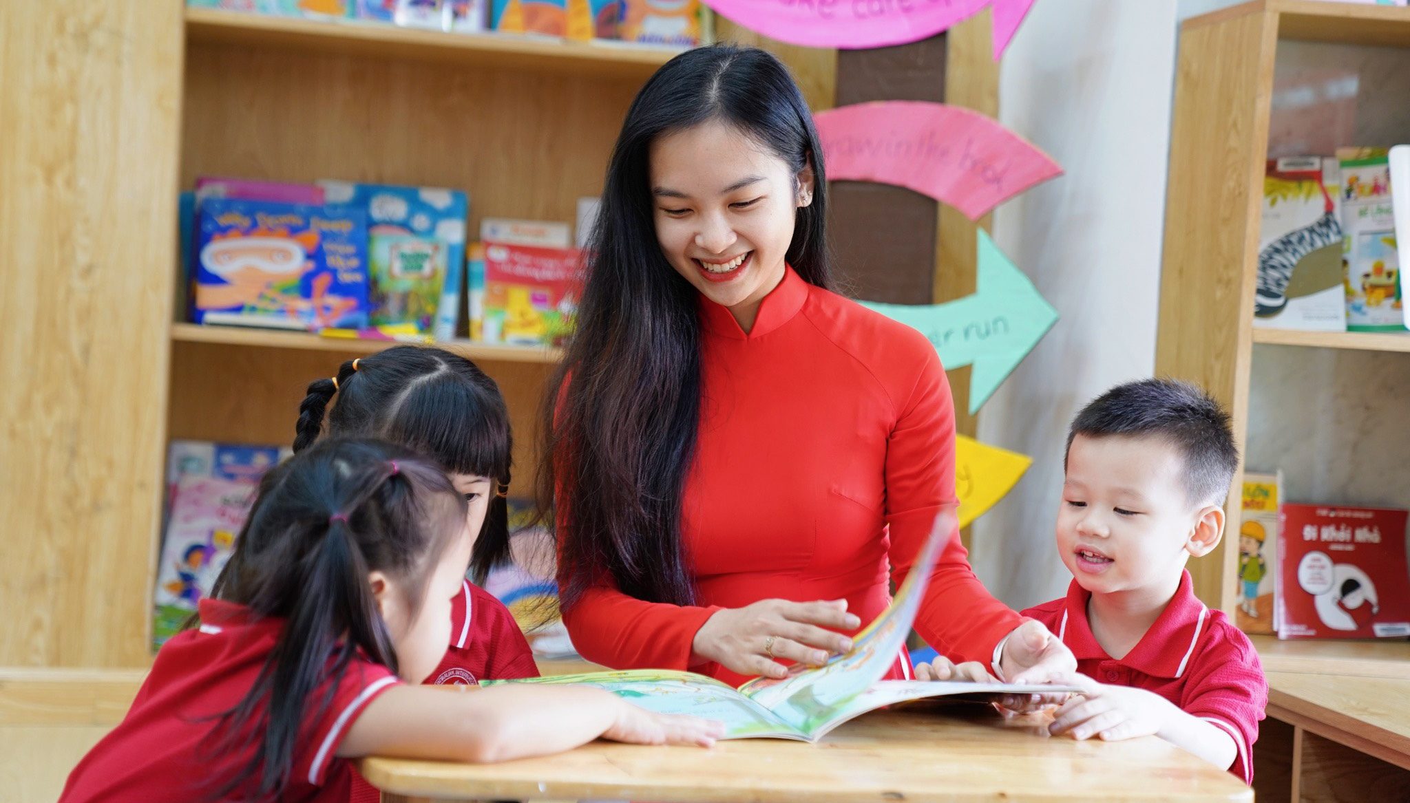 GS.TS - ĐBQH Hoàng Văn Cường: Giao quyền chủ động cho ngành giáo dục trong tuyển dụng là rất phù hợp- Ảnh 3. GS.TS - ĐBQH Hoàng Văn Cường: Giao quyền chủ động cho ngành giáo dục trong tuyển dụng là rất phù hợp- Ảnh 3.