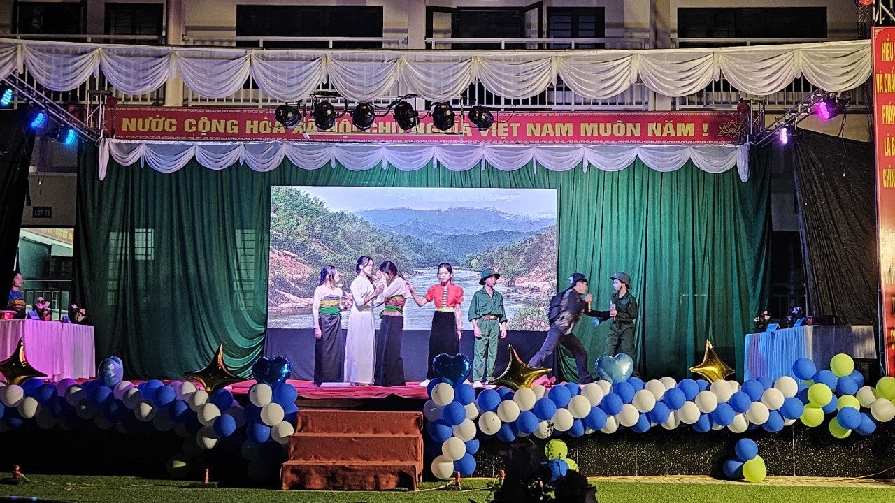 Các đội thi đã mang đến những tình huống, màn ứng xử vui nhộn Các đội thi đã mang đến những tình huống, màn ứng xử vui nhộn