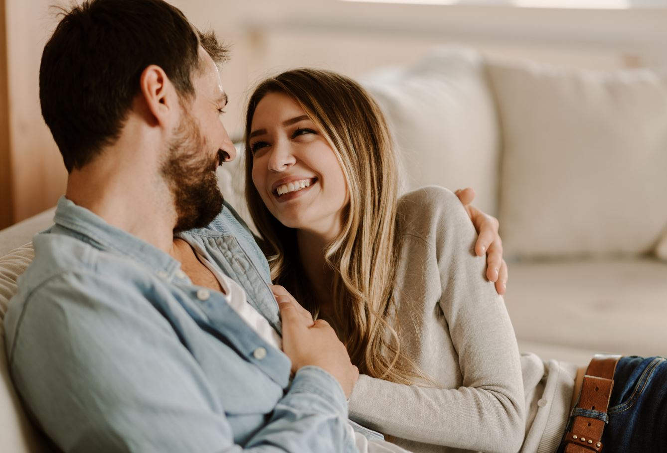 Người phụ nữ có chồng lừa tiền bồ để nuôi 1 nhân tình khác - Ảnh 2. Người phụ nữ có chồng lừa tiền bồ để nuôi 1 nhân tình khác - Ảnh 2.