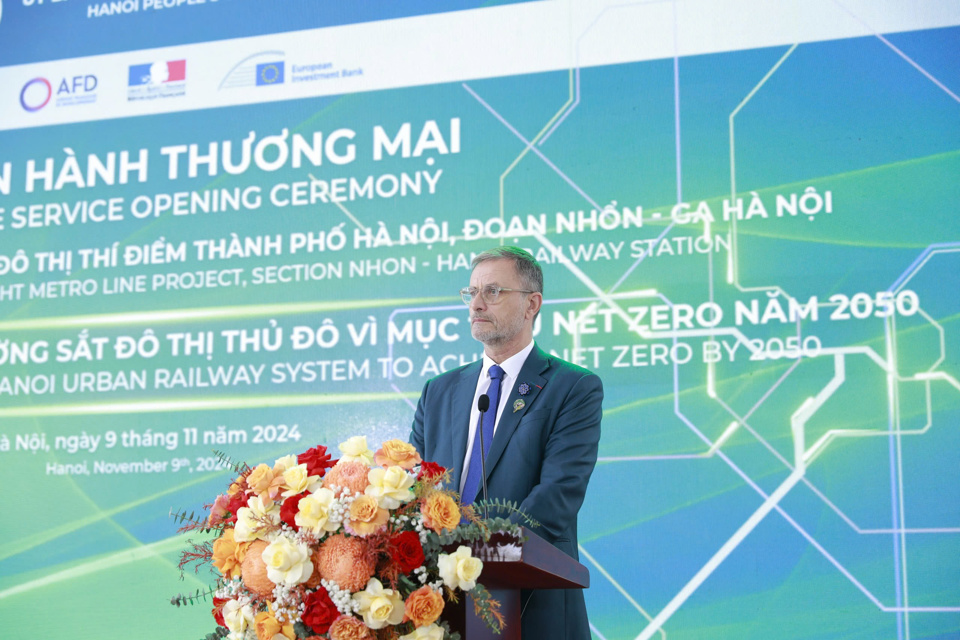 Ông Olivier Brochet - Đại sứ Đặc mệnh toàn quyền Cộng hòa Pháp tại Việt Nam phát biểu tại buổi lễ.