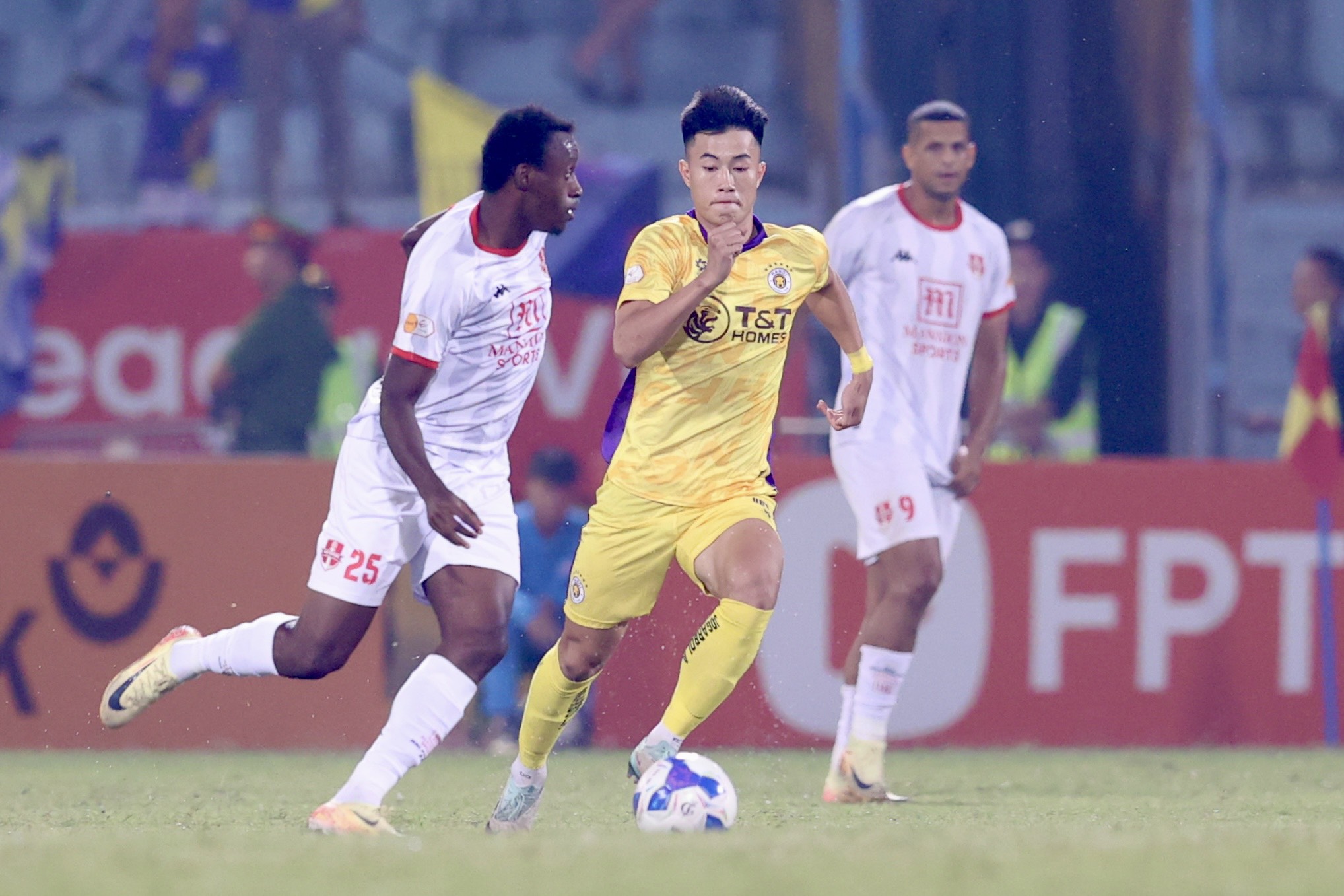 Bảng xếp hạng vòng 7 V-League: HAGL tạm độc chiếm ngôi đầu, CLB Bình Dương bị níu chân- Ảnh 3. Bảng xếp hạng vòng 7 V-League: HAGL tạm độc chiếm ngôi đầu, CLB Bình Dương bị níu chân- Ảnh 3.