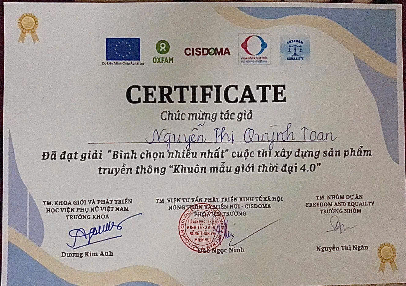 Nữ sinh duy nhất trong thôn được học đại học chia sẻ về hành trình “hoàn thiện bản thân”- Ảnh 2. Nữ sinh duy nhất trong thôn được học đại học chia sẻ về hành trình “hoàn thiện bản thân”- Ảnh 2.
