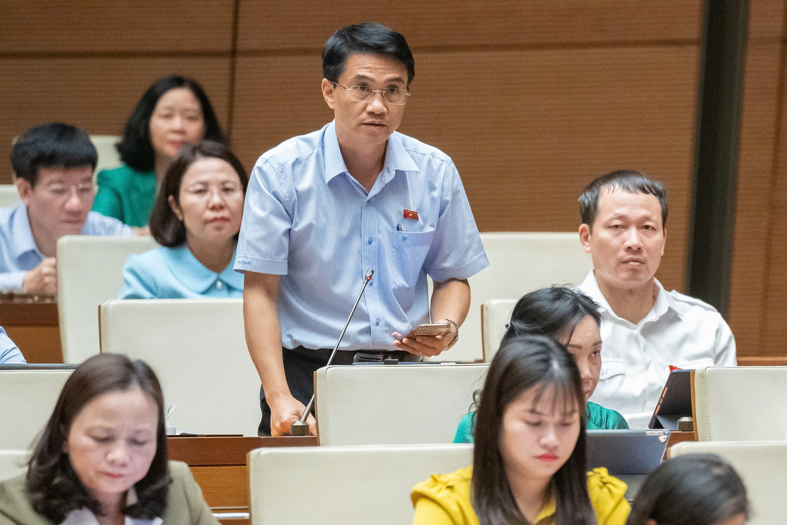 Đại biểu chất vấn Đại biểu chất vấn