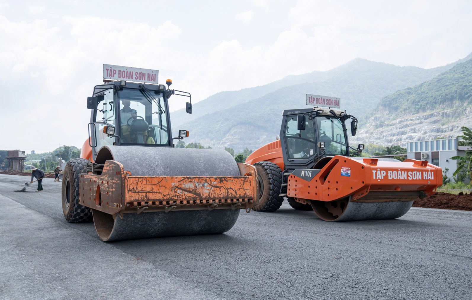 Cao tốc qua Bà Rịa - Vũng Tàu hoàn thành hơn một nửa, cuối tháng 11 thảm nhựa- Ảnh 2. Cao tốc qua Bà Rịa - Vũng Tàu hoàn thành hơn một nửa, cuối tháng 11 thảm nhựa- Ảnh 2.