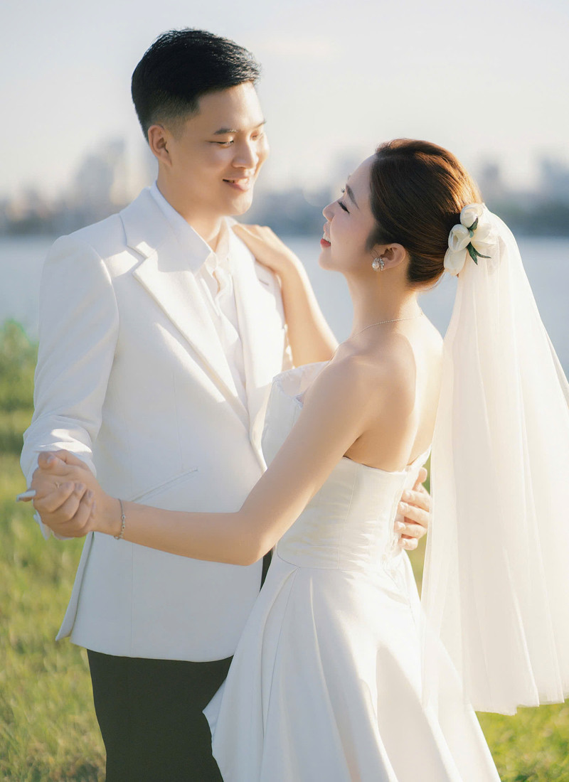 Cặp đôi cùng tên, cùng tuổi, cùng lớp... về cùng một nhà - Ảnh 5. Cặp đôi cùng tên, cùng tuổi, cùng lớp... về cùng một nhà - Ảnh 5.
