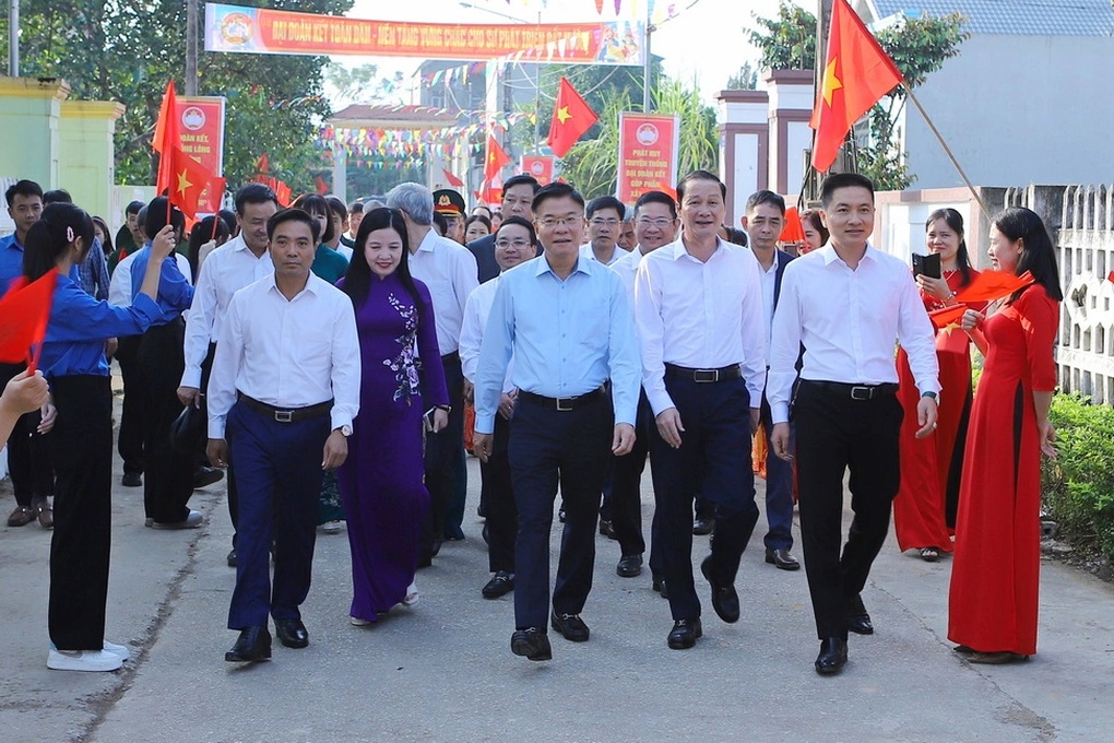 Phó Thủ tướng Lê Thành Long dự Ngày hội Đại đoàn kết dân tộc tại Thanh Hóa - 2 Phó Thủ tướng Lê Thành Long dự Ngày hội Đại đoàn kết dân tộc tại Thanh Hóa - 2
