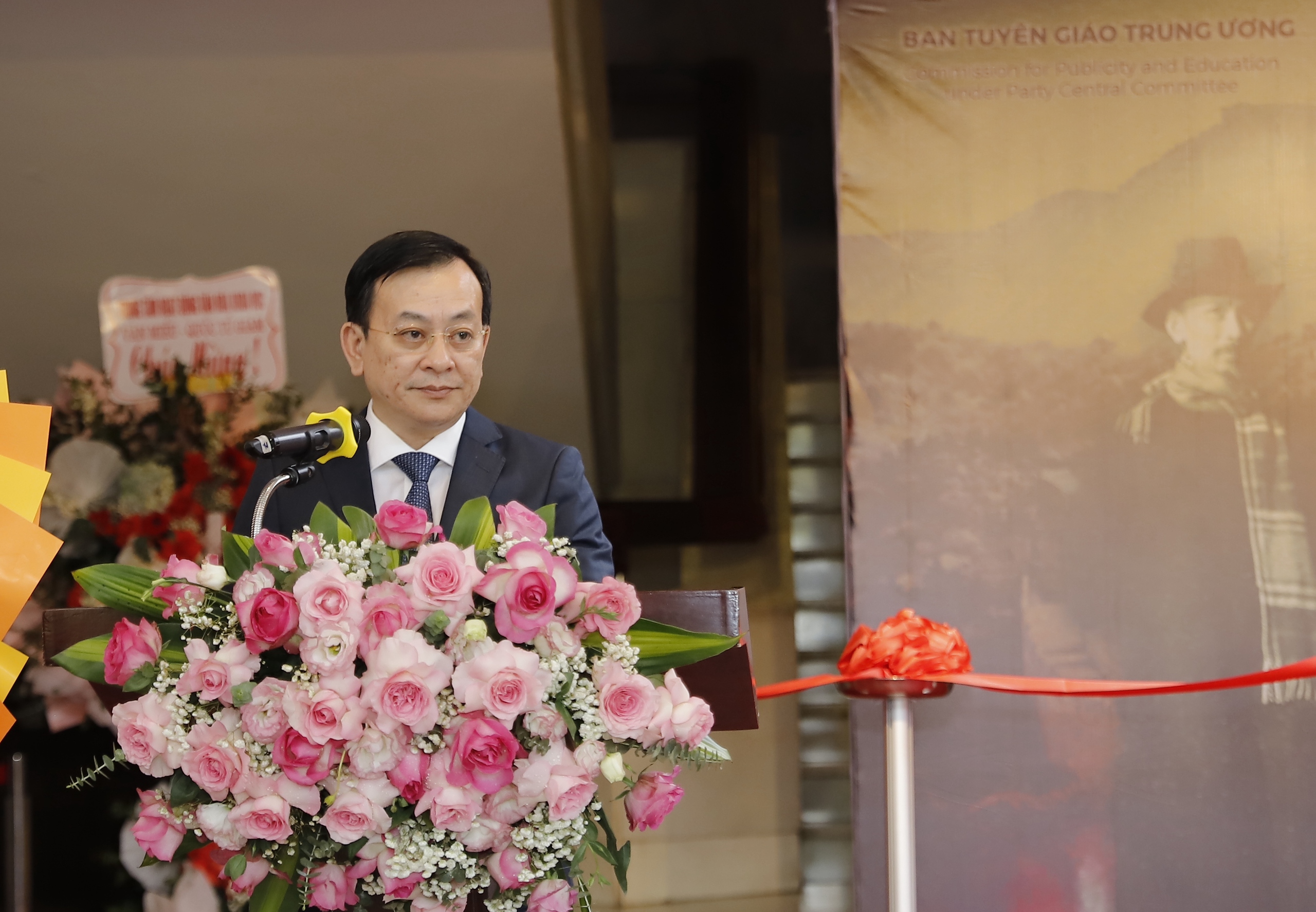Khai mạc Triển lãm "Dấu chân Hồ Chí Minh ở Trung Quốc" - Ảnh 2. Khai mạc Triển lãm "Dấu chân Hồ Chí Minh ở Trung Quốc" - Ảnh 2.