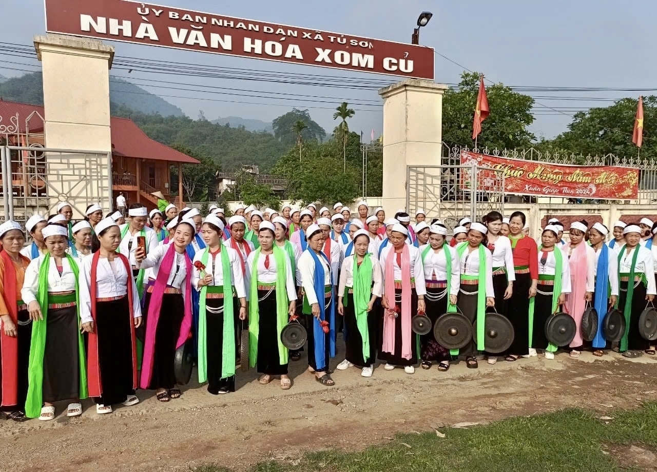 Nhpf làm tốt công tác tuyên truyền, huyện Kim Bôi đã xóa được tình trạng hôn nhân cận huyết thống, tỷ lệ tảo hôn giảm đáng kể Nhờ làm tốt công tác tuyên truyền, huyện Kim Bôi đã xóa được tình trạng hôn nhân cận huyết thống, tỷ lệ tảo hôn giảm đáng kể