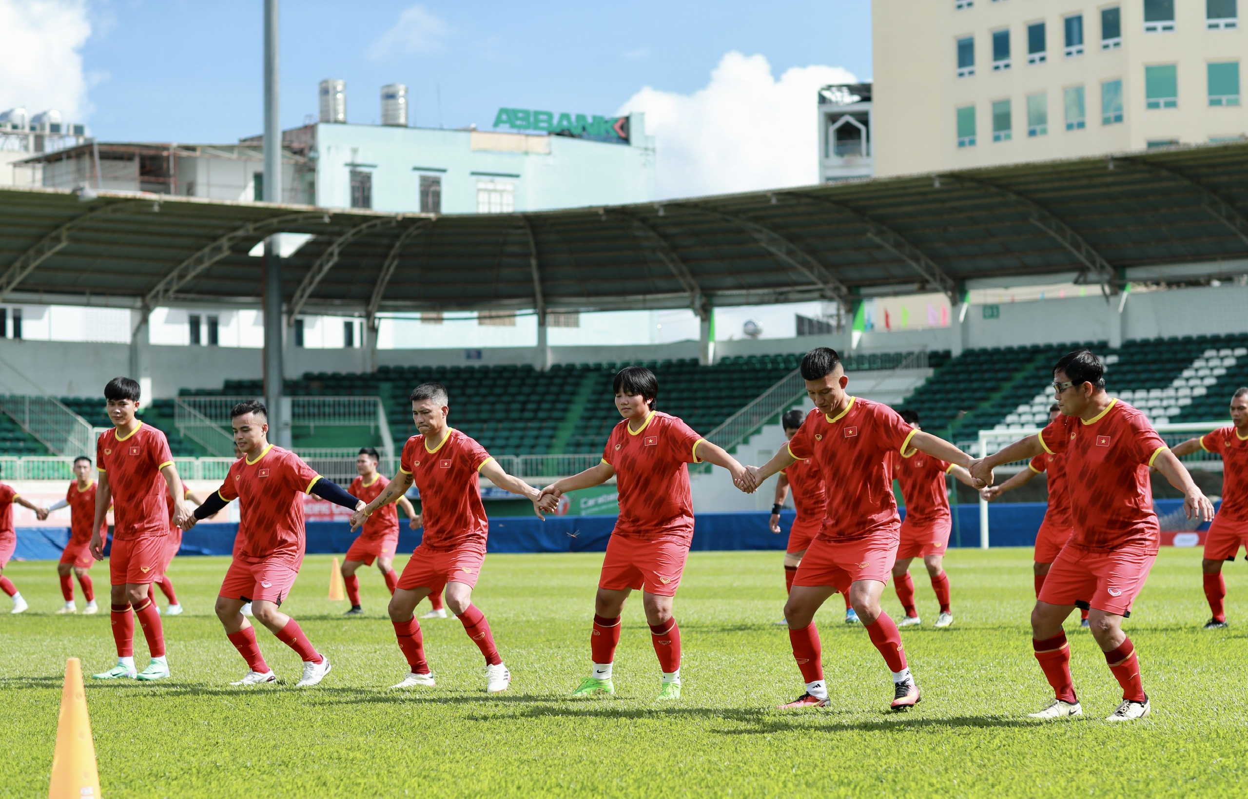 Công Vinh trong lớp huấn luyện AFC-C Công Vinh trong lớp huấn luyện AFC-C