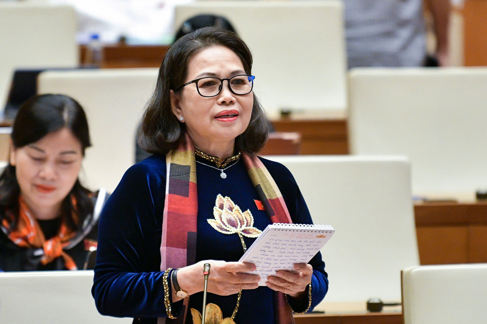 Đại biểu Quốc hội Nguyễn Thị Yến (Đoàn đại biểu Quốc hội tỉnh Bà Rịa - Vũng Tàu) chất vấn. Ảnh: Quochoi.vn