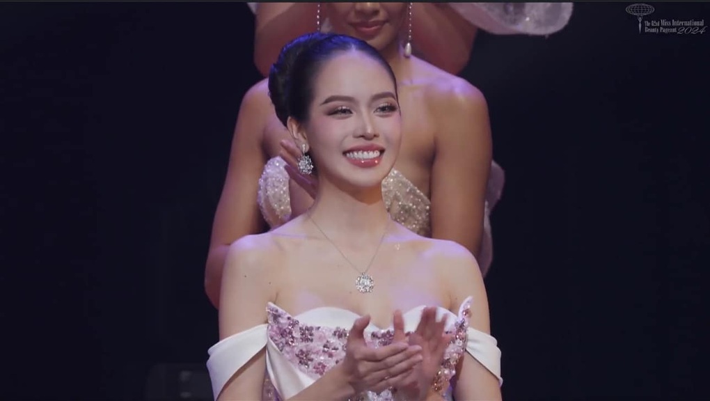 Những phần trình diễn mang vương miện về cho tân Hoa hậu Quốc tế Thanh Thủy - 7 Những phần trình diễn mang vương miện về cho tân Hoa hậu Quốc tế Thanh Thủy - 7