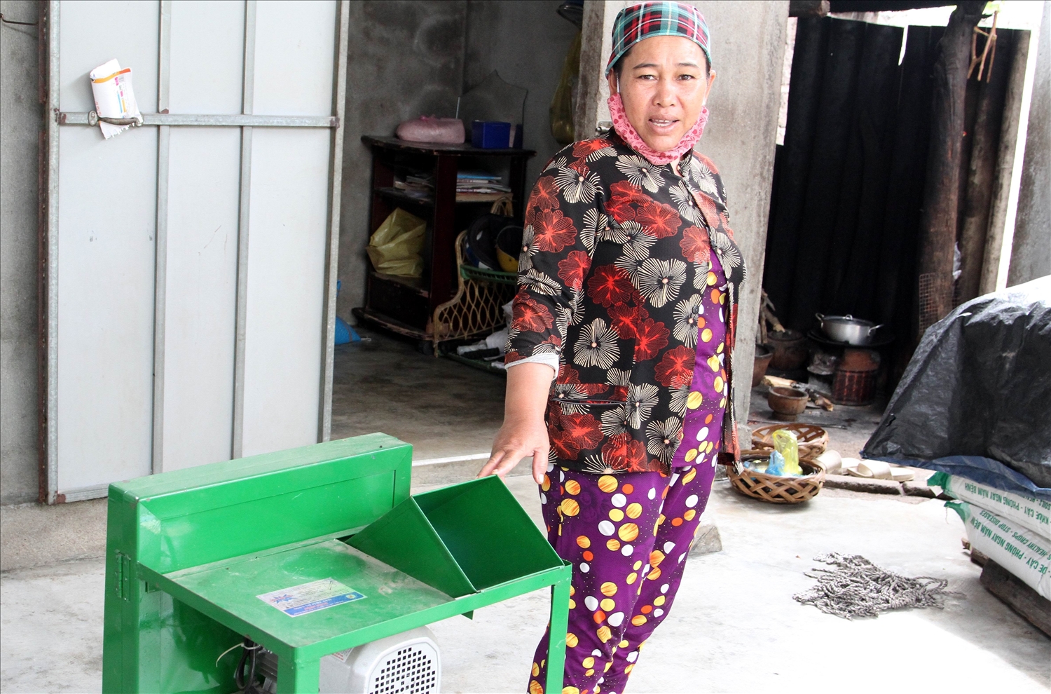 Bà Thị Lan, dân tộc Raglay ở thôn Xóm Bằng (xã Bắc Sơn) được Chương trình MTQG 1719 hỗ trợ vốn mua sắm thiết bị nông nghiệp phục vụ chăn nuôi gia súc. Bà Thị Lan, dân tộc Raglay ở thôn Xóm Bằng (xã Bắc Sơn) được Chương trình MTQG 1719 hỗ trợ vốn mua sắm thiết bị nông nghiệp phục vụ chăn nuôi gia súc.