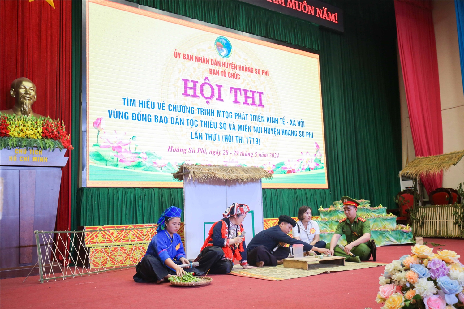 Huyện Hoàng Su phì tuyên truyền chính sách pháp luật tới người dân qua hình thức sân khấu hóa Huyện Hoàng Su phì tuyên truyền chính sách pháp luật tới người dân qua hình thức sân khấu hóa