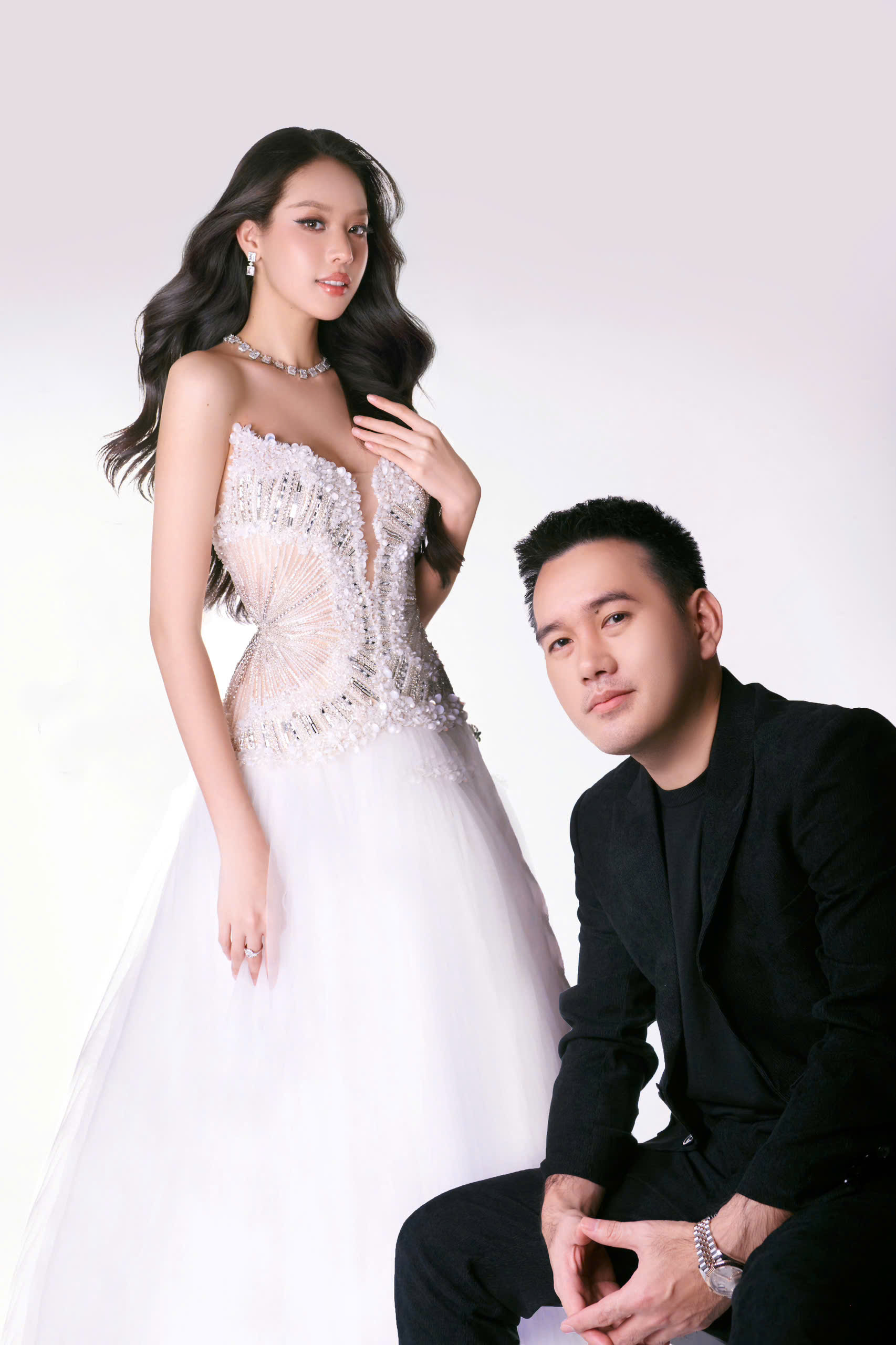 Bật mí về chiếc váy dạ hội gây tranh cãi mà Thanh Thủy diện tại Miss International- Ảnh 3. Bật mí về chiếc váy dạ hội gây tranh cãi mà Thanh Thủy diện tại Miss International- Ảnh 3.