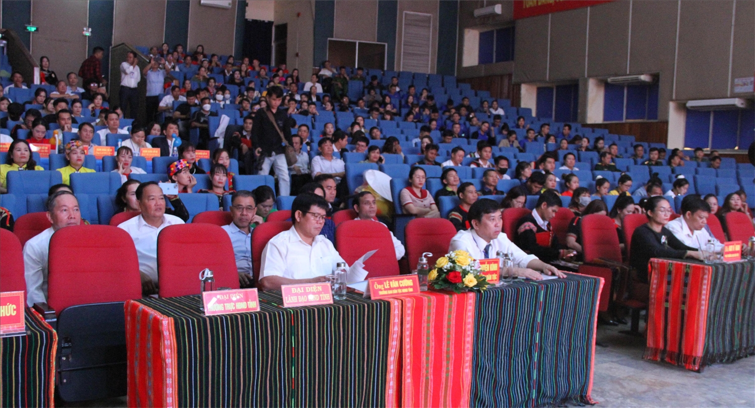 Đại biểu, thí sinh các đội tham dự Hội thi Đại biểu, thí sinh các đội tham dự Hội thi
