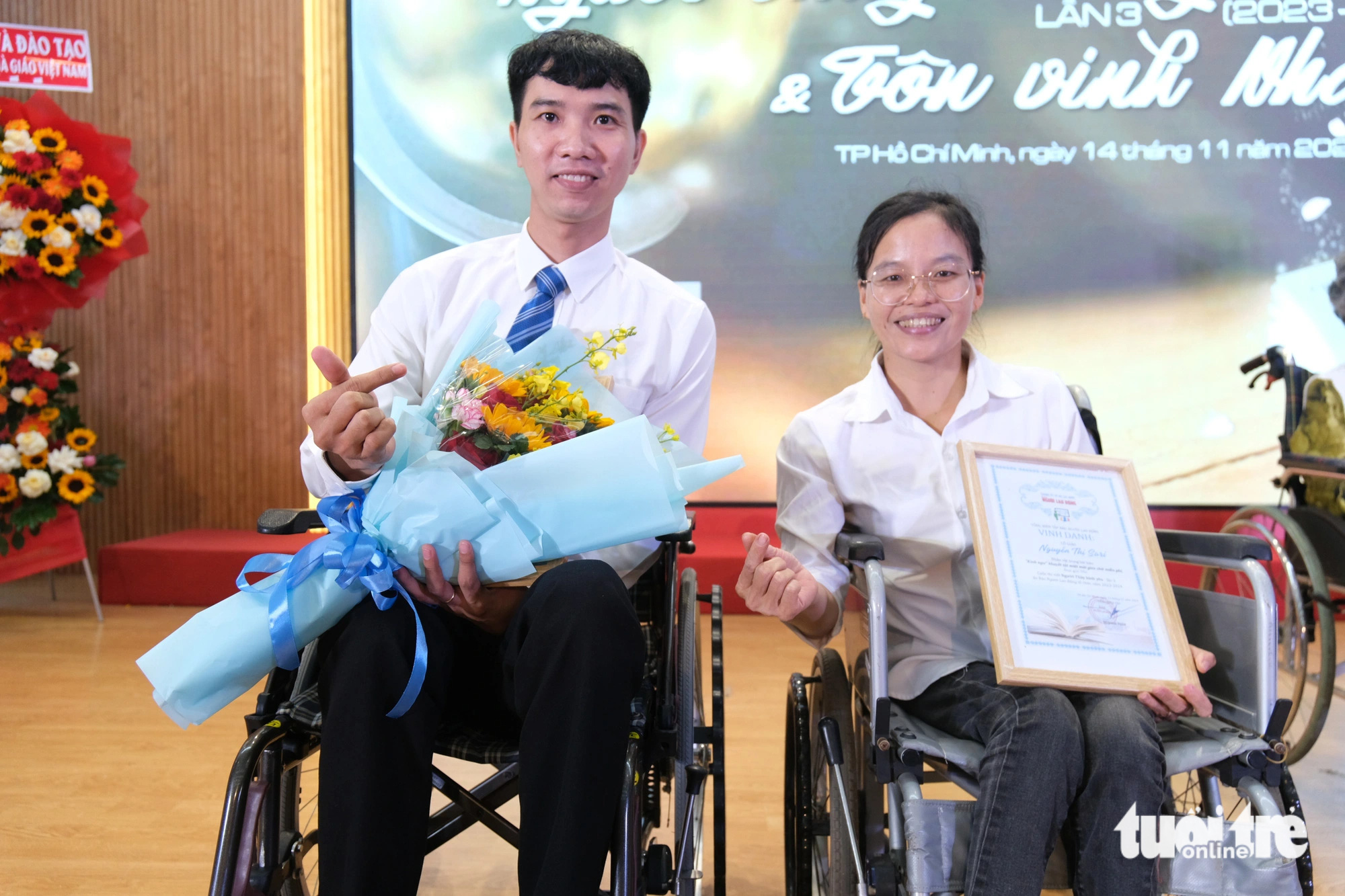 Trao giải ‘Người thầy kính yêu' lần 3: Gieo tri thức cho đời thêm xanh - Ảnh 2.