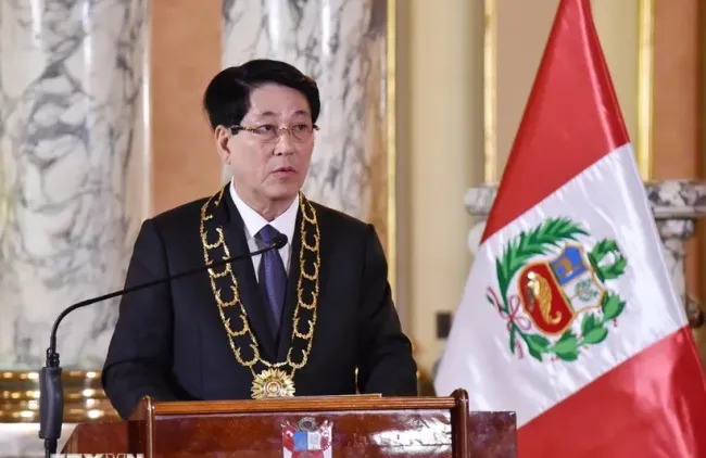 Tổng thống Peru trao tặng Chủ tịch nước Lương Cường Huân chương Tổng thống Peru trao tặng Chủ tịch nước Lương Cường Huân chương