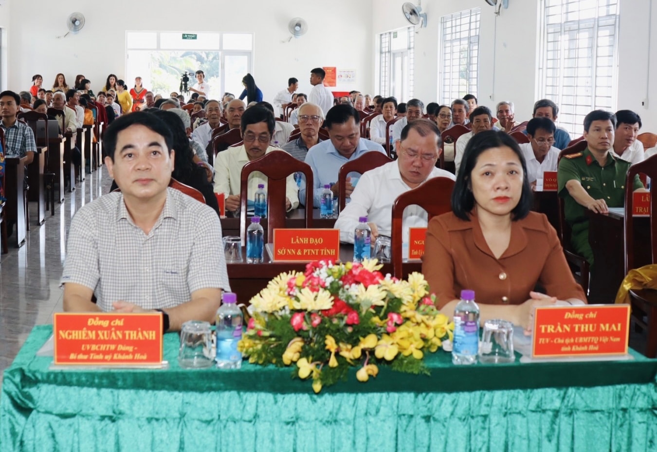 Các đại biểu tham dự Ngày hội Đạo đoàn kết ở Khu dân cư Phước Lương.